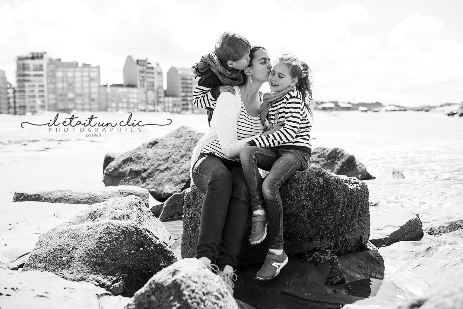 photographe lifestyle brabant wallon - portraits d’enfants au naturel - photographier le quotidien en famille - reportage photo famille a domicile - blog photo bruxelles - photographe enfants - il était un clic photographie - julie bohyn -